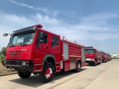 Camion de pompiers de forêt de double cabine de HOWO 266HP avec la capacité de la mousse de l'eau 6000L