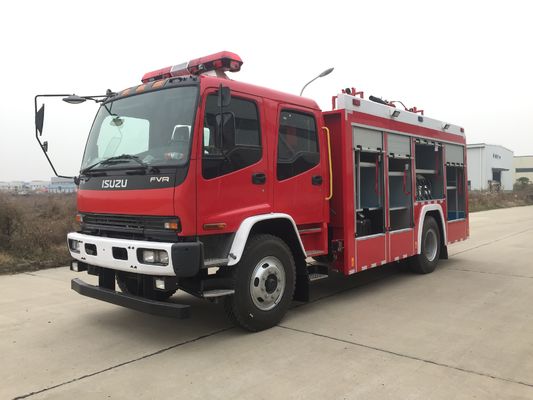 ISUZU 6 TON Cité camion de pompiers à mousse 177kw moteur