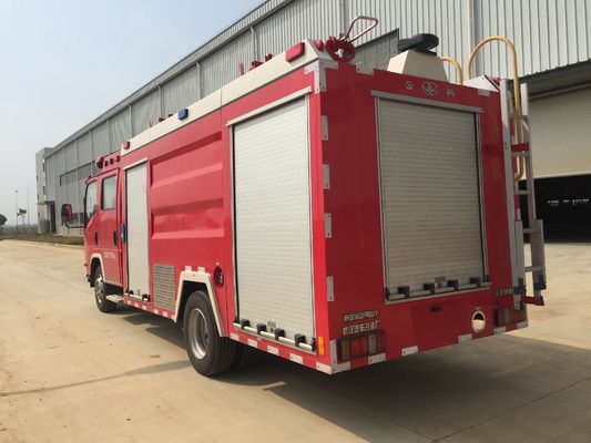 Camion de pompiers de mousse d'ISUZU 139KW, mini pompe à incendie de 4x2 4000L avec de l'eau de mousse