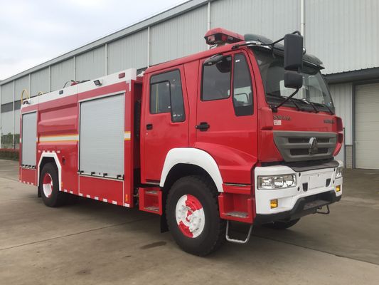 Camion de pompiers de forêt de double cabine de HOWO 266HP avec la capacité de la mousse de l'eau 6000L