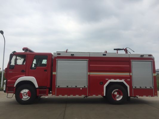 HOWO 196kw Forest Fire Engine 4x2 Type 6 Ton Foam Capacity With Double Cabin