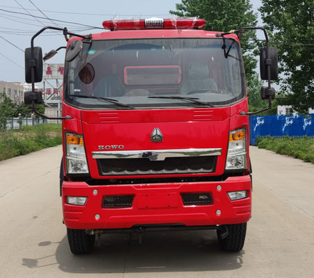 Camion de pompiers 4x2 9000L de délivrance de l'eau de HOWO 118KW pour la lutte contre l'incendie