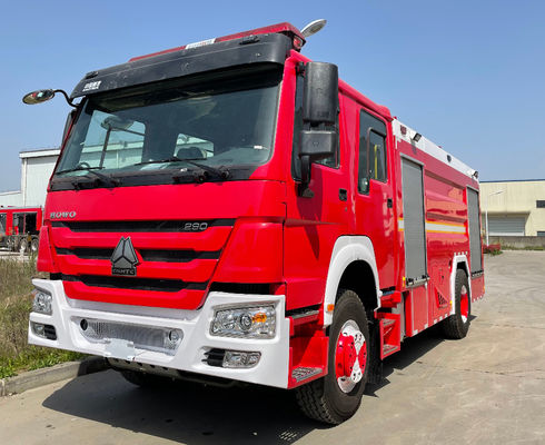 HOWO 310hp Heavy Duty Fire Truck 6 Capacité de mousse à roues 8000L